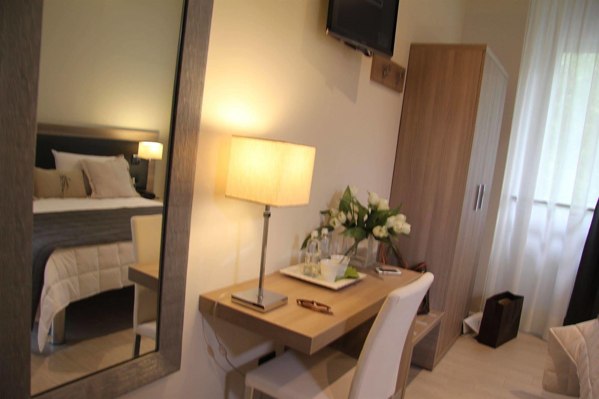 Hotel Zara Milano Bagian luar foto