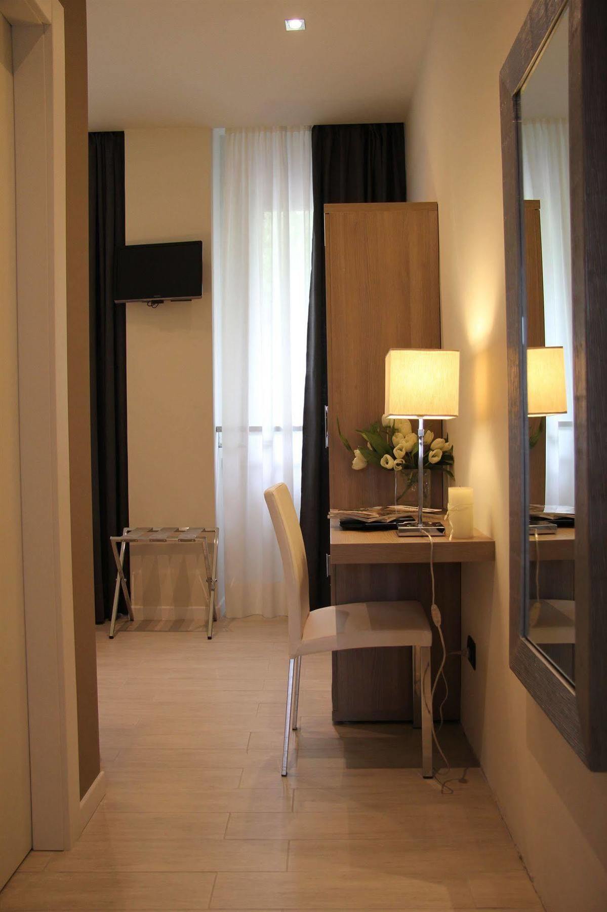 Hotel Zara Milano Bagian luar foto